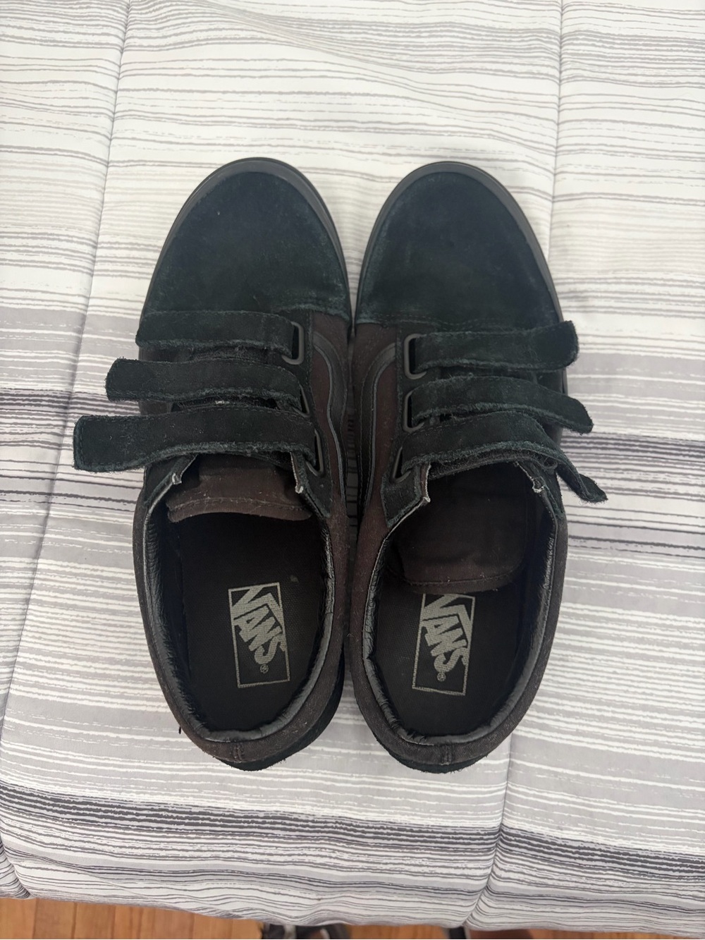 Vans Men's Black Suede Velcro Skate Sneakers Size 12